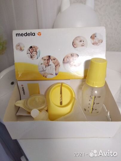 Молокоотсос ручной Medela Harmony