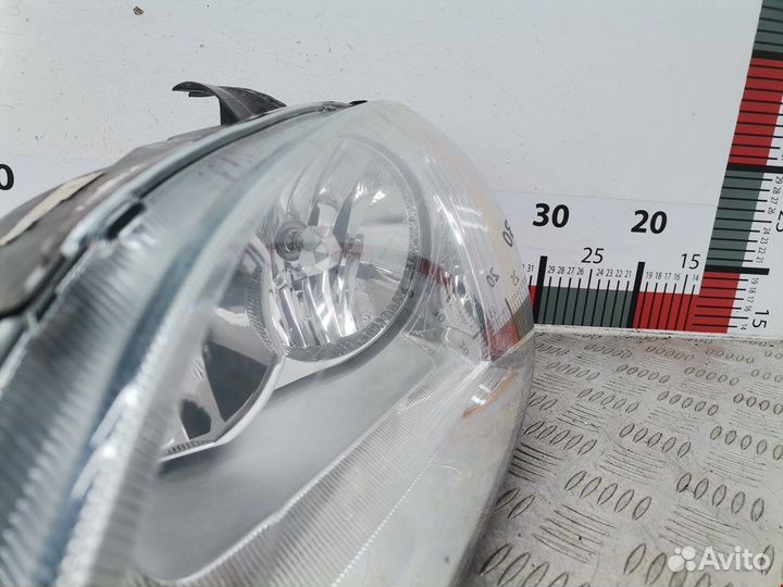 Фара передняя для Ford Focus 2 1480994