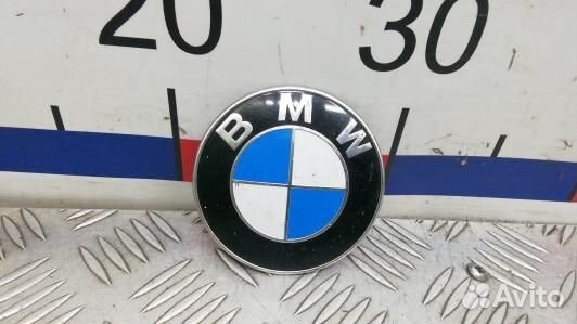 Значок на капот BMW X5 E70 (1NT04D601)