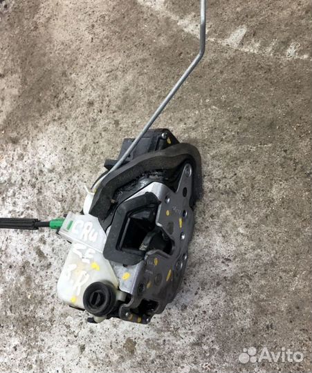 Замок двери задний правый Chevrolet Cruze