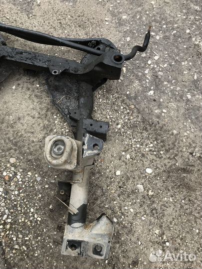 Передний подрамник BMW X3 Е83