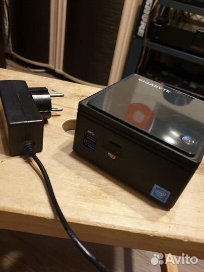 Неттоп Gigabyte gb-base-3000