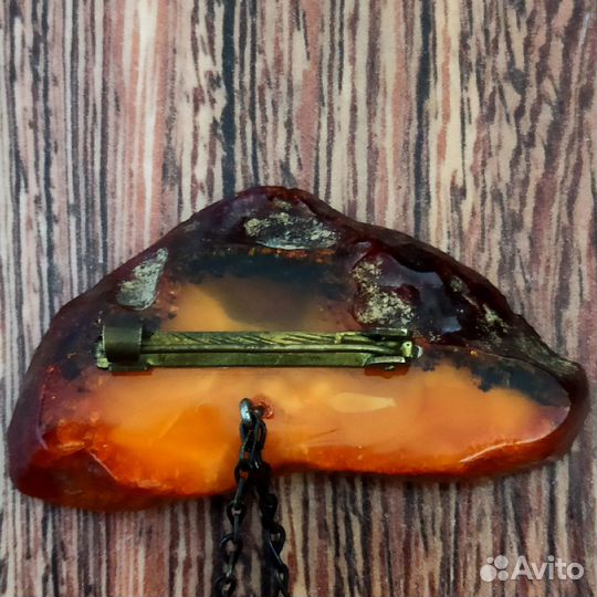 Брошь янтарь пейзажный. винтаж