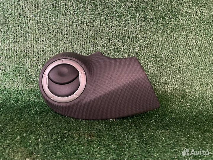 Дефлектор воздушный Renault Sandero I 2009-2014