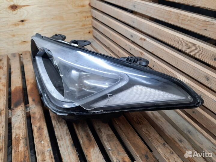 Фара левая Hyundai Genesis 2 2016 92101-B1170