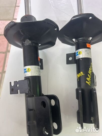 Армотизатор передний (2шт Toyota Avensis)