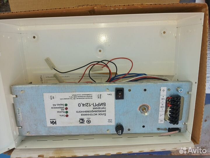 Блок резервного питания 12/4,0