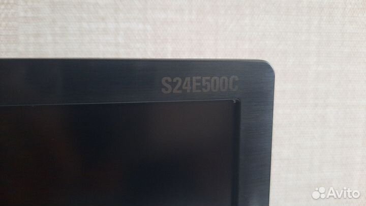 Монитор Samsung 24 Full HD изогнутый