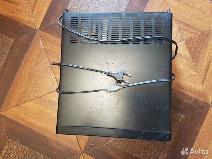 Видеомагнитофон akai сломан