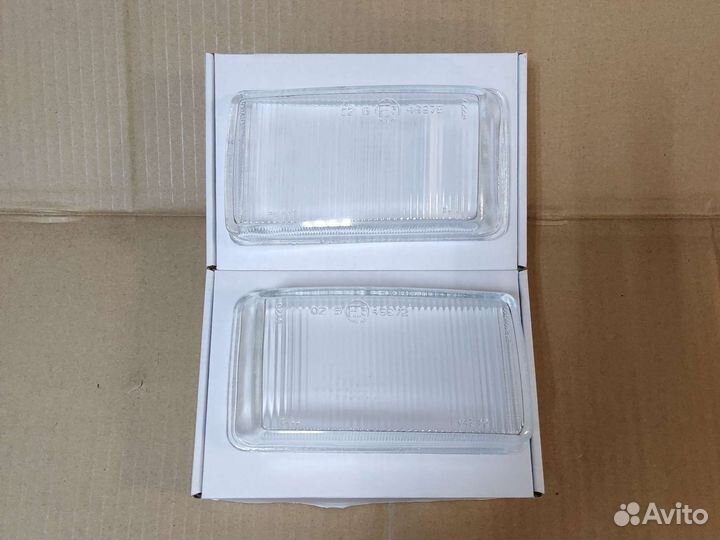 Стекло противотуманной фары Omega B 1994 - 2 шт