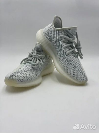 Кроссовки adidas yeezy boost / изики