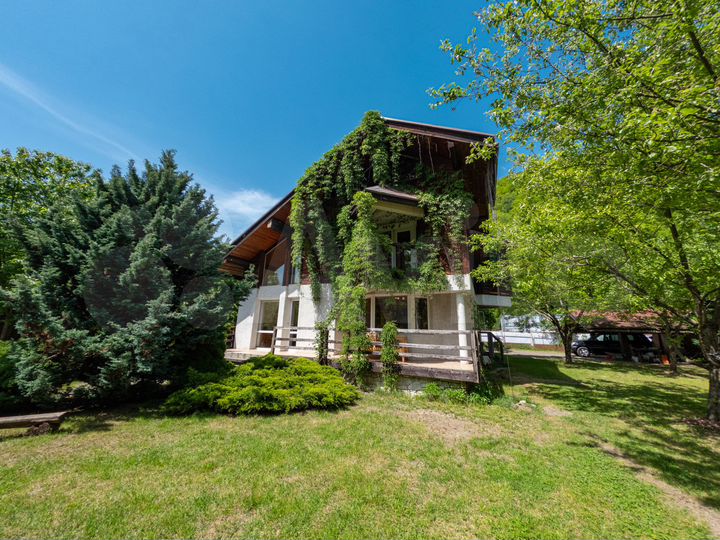 Дом 250 м² на участке 15 сот.