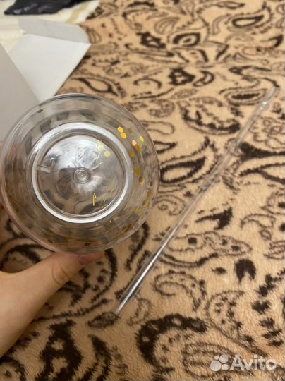 Стакан с трубочкой и крышкой для коктеля