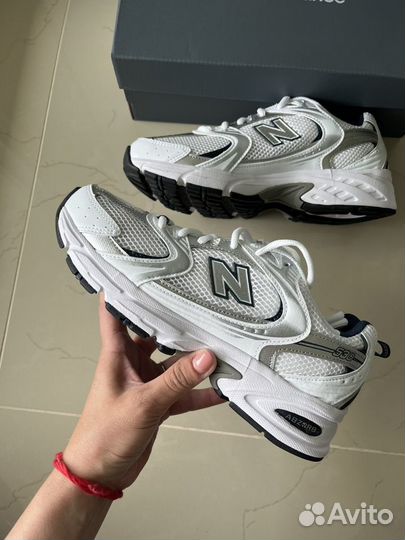 Кроссовки New Balance 530 в наличии