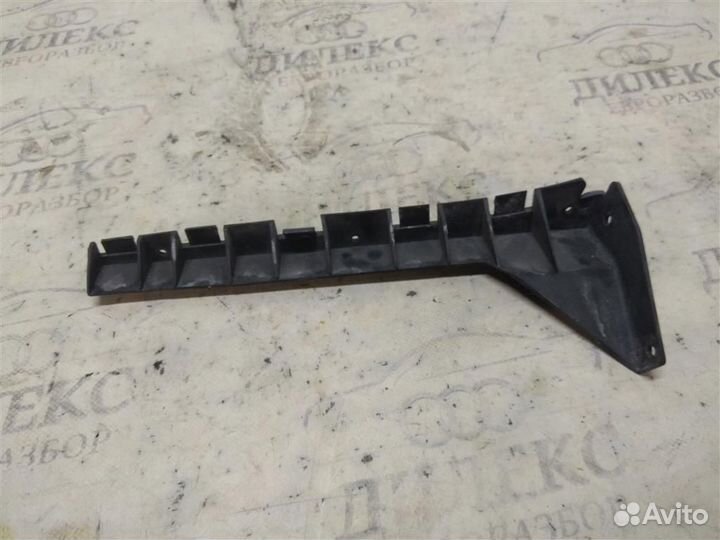 Направляющая заднего бампера правая Audi A8 D3 4