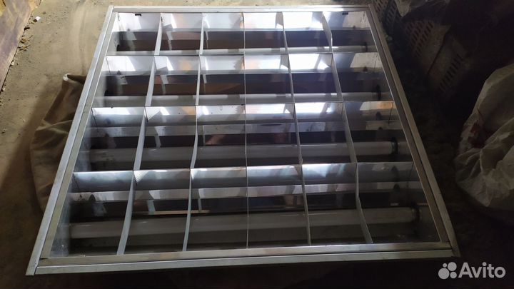 Плафоны и люстра