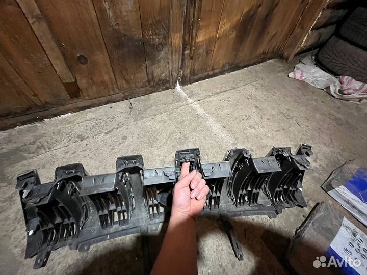 Продам решетку радиатора с эмблемой прадо 150