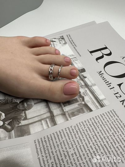 Маникюр, педикюр, наращивание ногтей