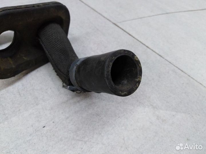 Патрубок системы охлаждения