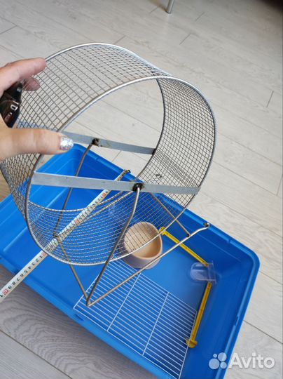 Клетка большая 37 * 60. В отличном состоянии