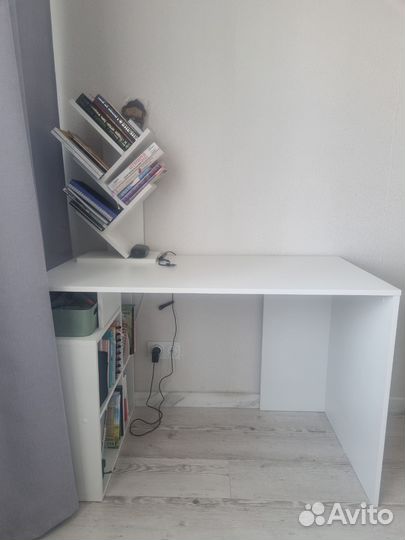 Полка для книг. Полка на стол