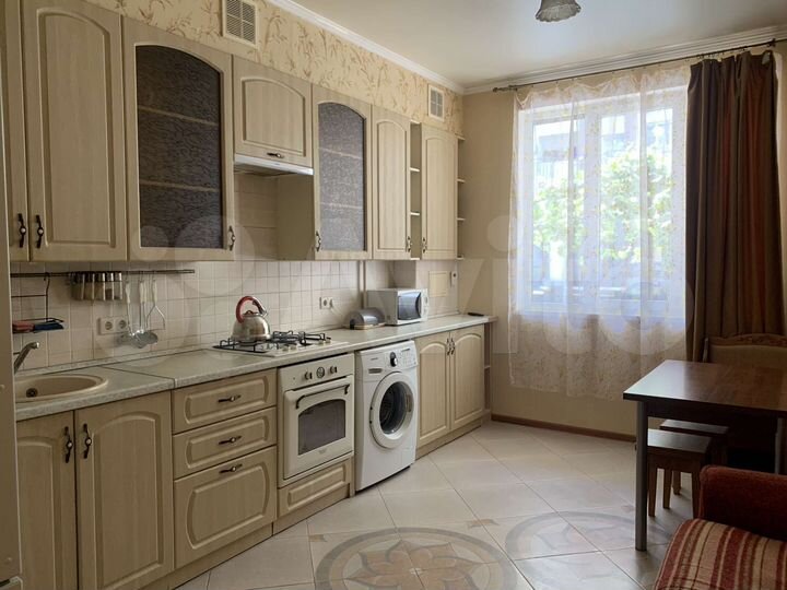 1-к. квартира, 50 м², 1/3 эт.