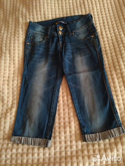 Джинсовые шорты, бриджи