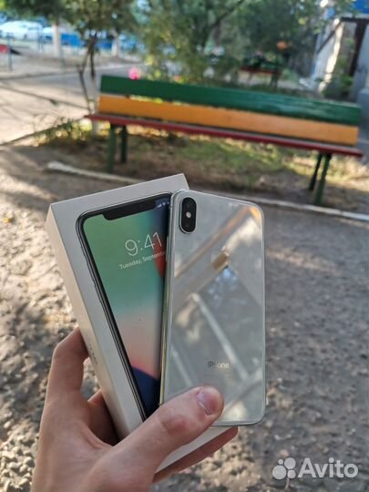 iPhone X, 64 ГБ