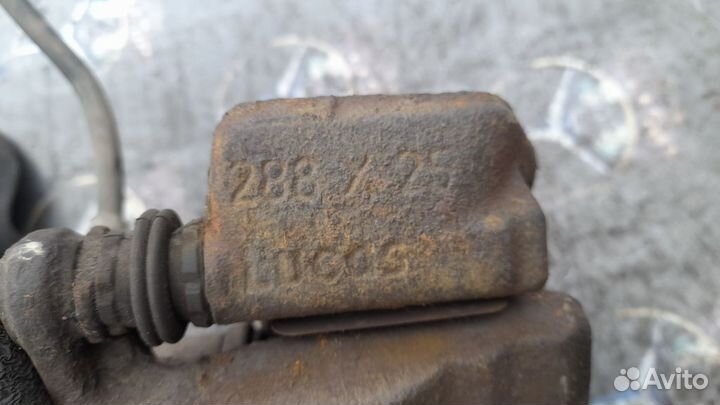 Мерседес С-Класс Суппорт передний Прав