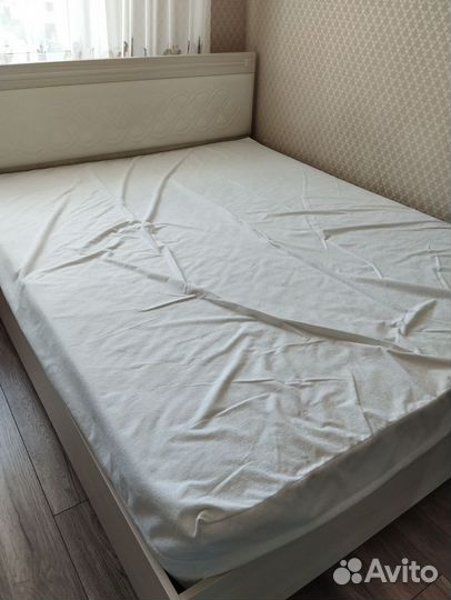 Кровать с матрасом