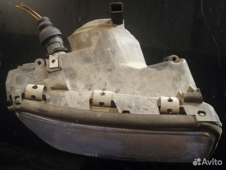 Фара правая audi 100 c4 Depo