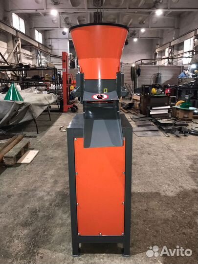 Пресс гранулятор кормов. Мини гранулятор