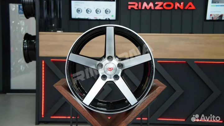 Литой диск в стиле vossen R17 5x114.3. Новые диски