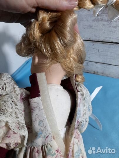 Кукла фарфоровая коллекционная