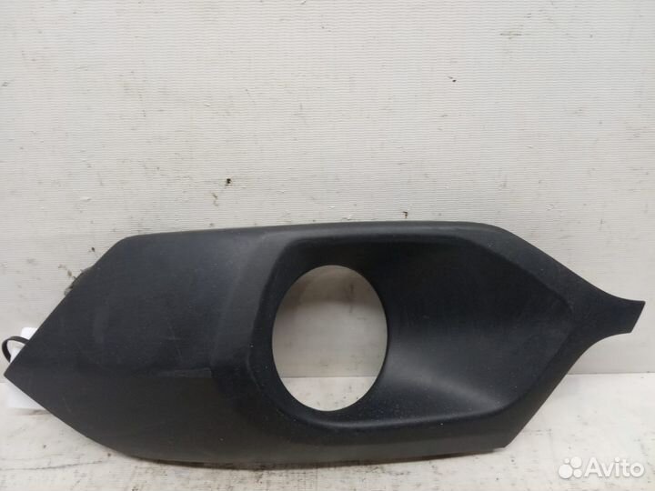 Накладка птф передняя правая Mitsubishi Pajero