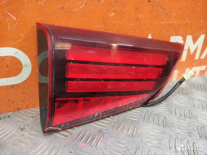 Фонарь внутренний левый Mitsubishi Outlander 3