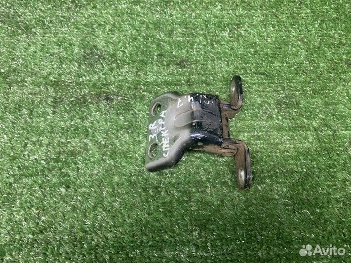 Петля двери задняя правая Kia Spectra