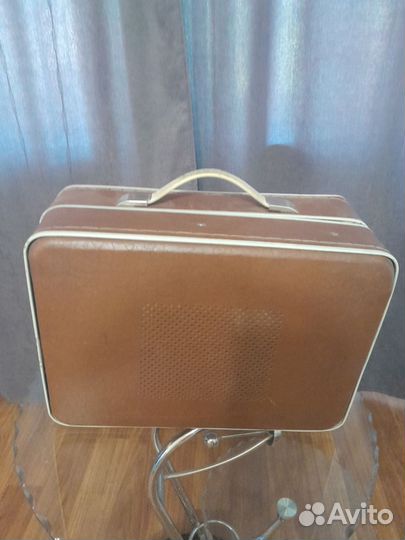 Виниловый проигрыватель 