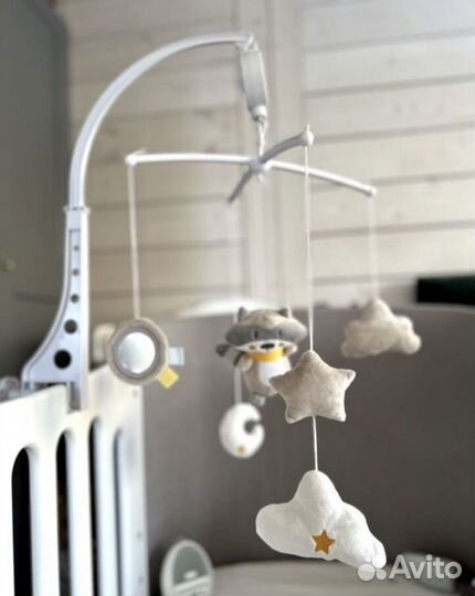 Музыкальный мобиль в кроватку