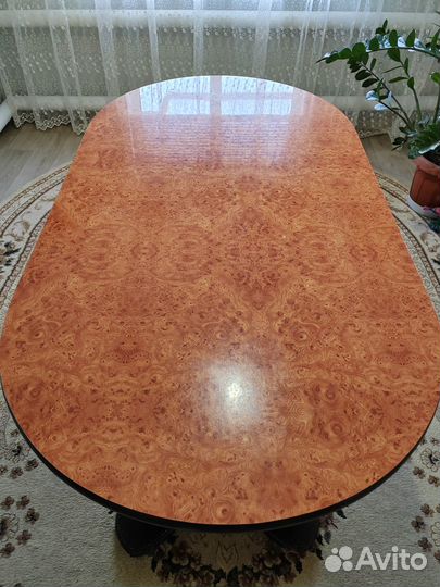 Продаю стол