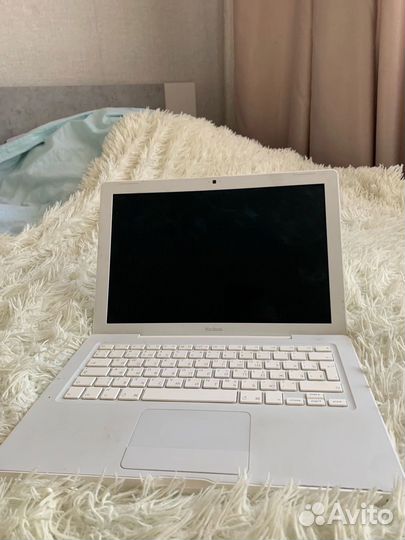 Apple MacBook