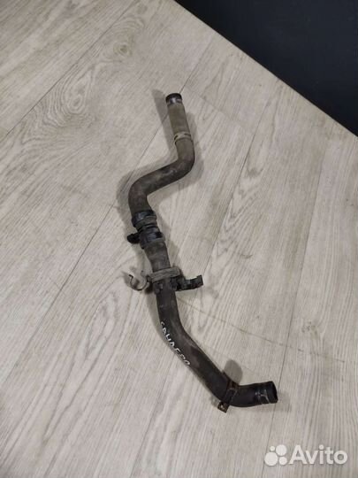 Renault Sandero 1 патрубок охлаждения