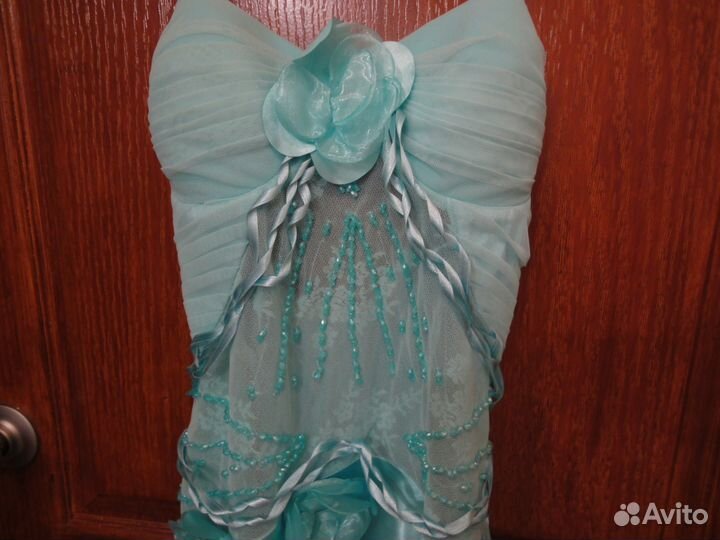 Бирюзовое платье