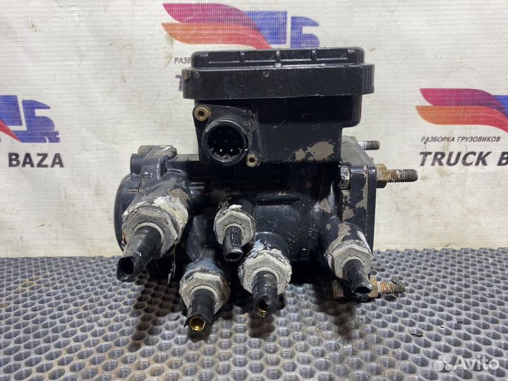 Кран управления тормозами прицепа