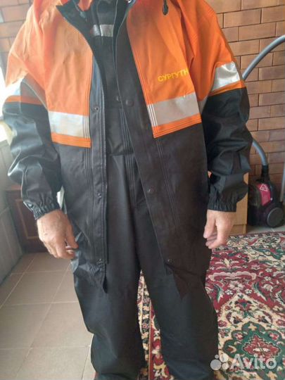 Водоотталкивающие плащ и штаны