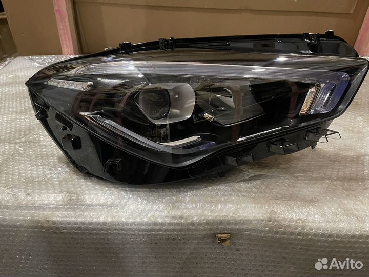 Фара правая на 118 Mercedes CLA LED