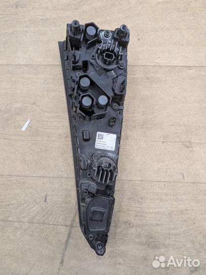 Стоп Toyota Prius ZVW50 2ZR-FXE Лев. Задн