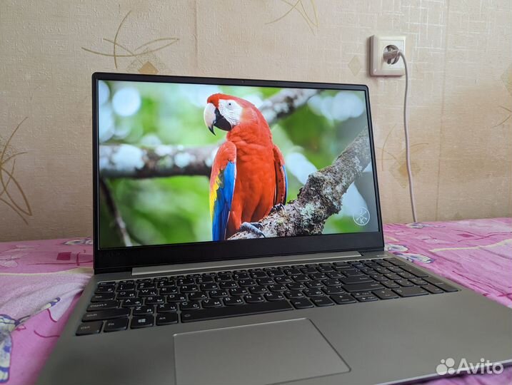 Lenovo i5 8250 IPS Full HD 2 гб Видеокарта+SSD