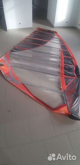 Парус для виндсерфинга
