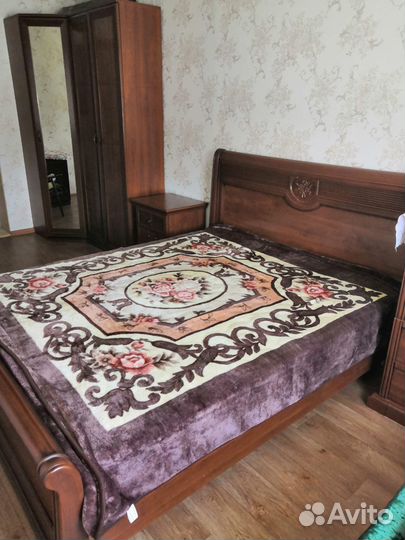 Угловой шкаф с зеркалом